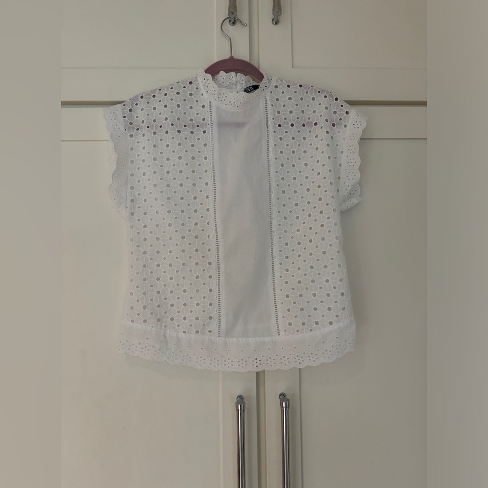 Zara White Cotton Eyelet Embroidered Top XS